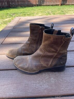 Merrell Women's Brown Chukka Zip Ankle Boots